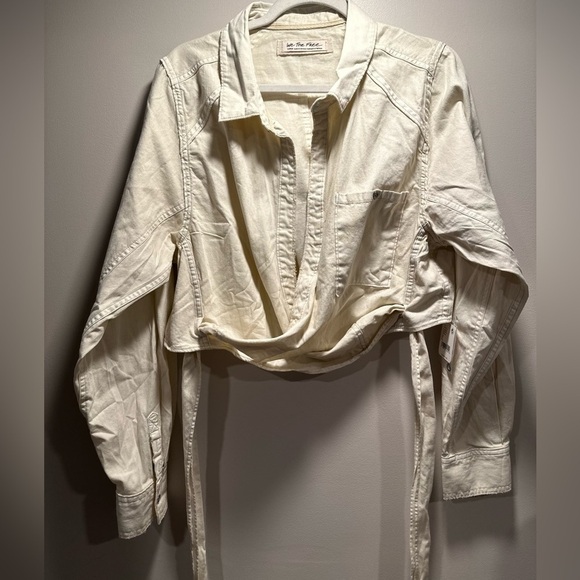 We The Free 2 Way Long Sleeve Wrap Around Ivory Denim Cropped Top Front Pocket - Picture 4 of 16